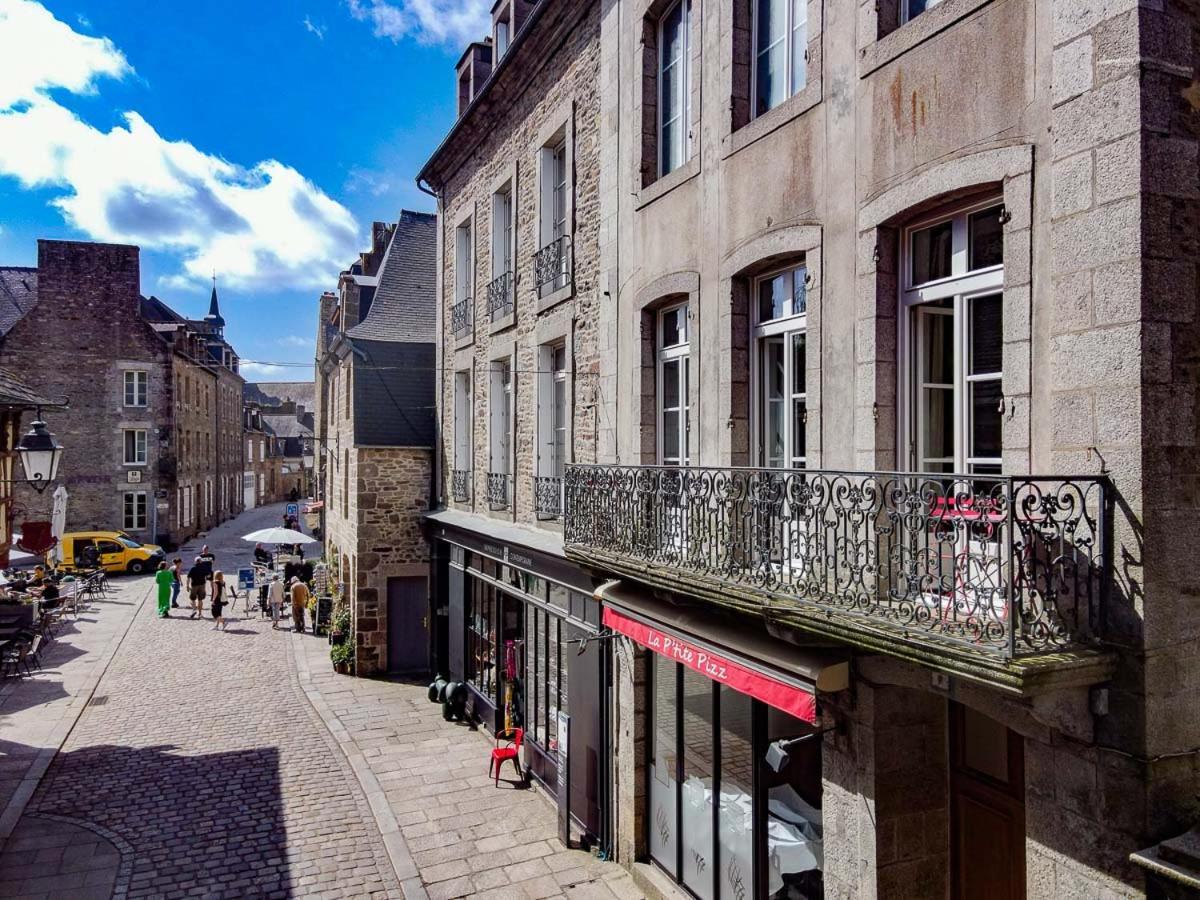 Appartement De La Tour De L'Horloge De Dinan Exterior photo